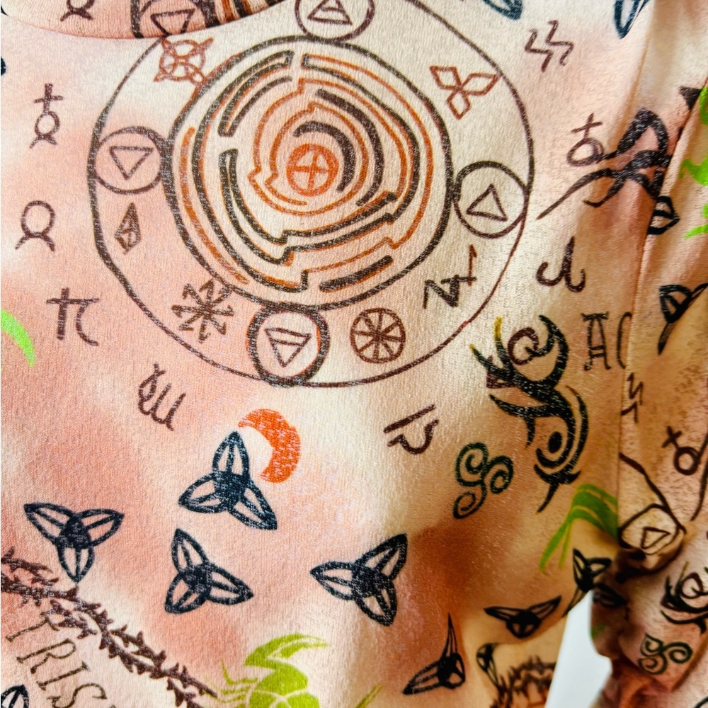 TopShop Peach Stretch Celtic Mythical Tattoo Print Ruched Sleeve Top Petite 12 - Picture 2 of 12